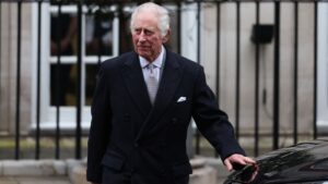 Britse koning Charles heeft kanker en legt publieke taken voorlopig neer