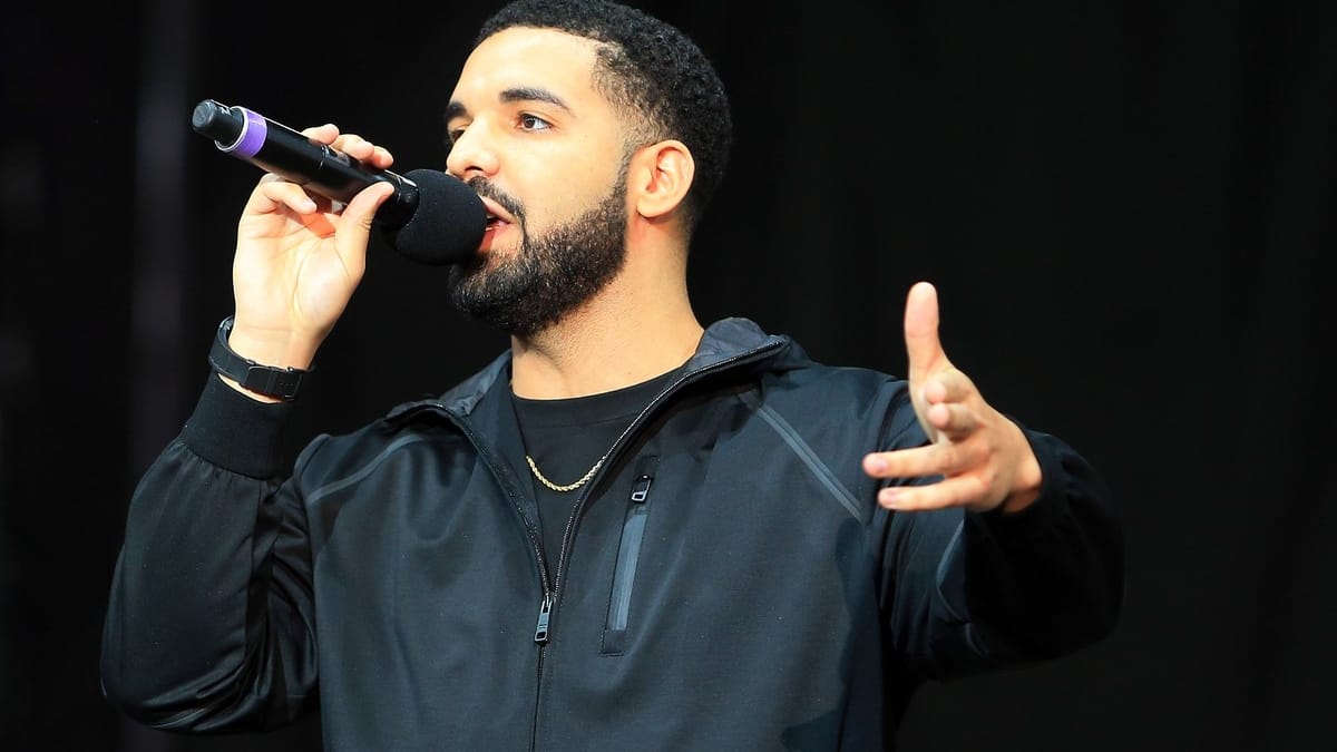 Drake offre 100 000 $ à une survivante du cancer