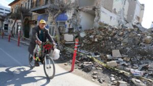 Een jaar na de aardbevingen in Turkije: 'Ik denk dat we nog steeds in shock zijn'