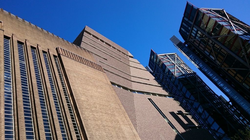 Man overleden na val van Londens museum Tate Modern