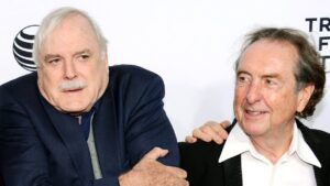 "Nous nous sommes toujours détestés": passe d'armes entre les Monty Python John Cleese et Eric Idle