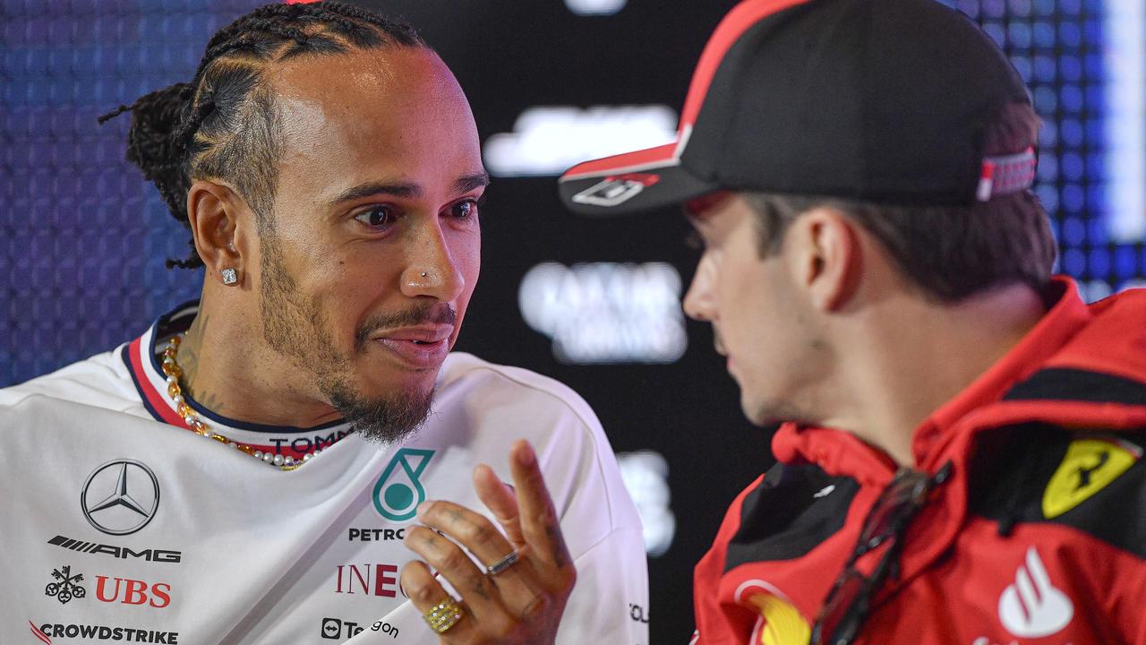 Spectaculaire F1-transfer in de maak: Ferrari wil Hamilton strikken voor 2025 | Formule 1