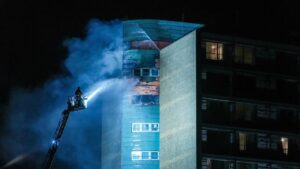 Tweede nacht op rij brand in flat voor kwetsbaren in Dordrecht | Binnenland