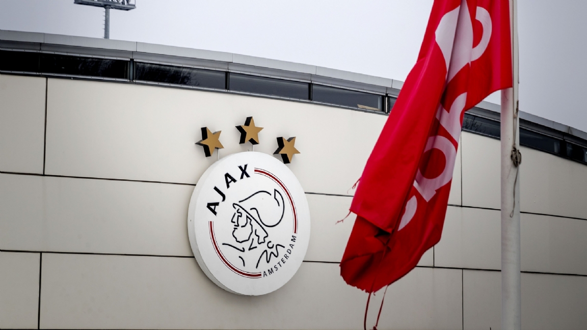 Ajax meldt twee langdurige blessures: ‘Succes met jullie herstel’