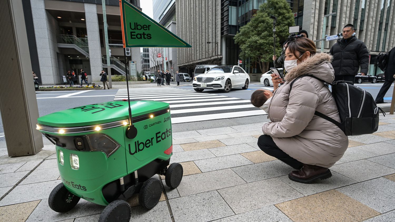 Après les États-Unis, Uber Eats lance ses robots livreurs au Japon