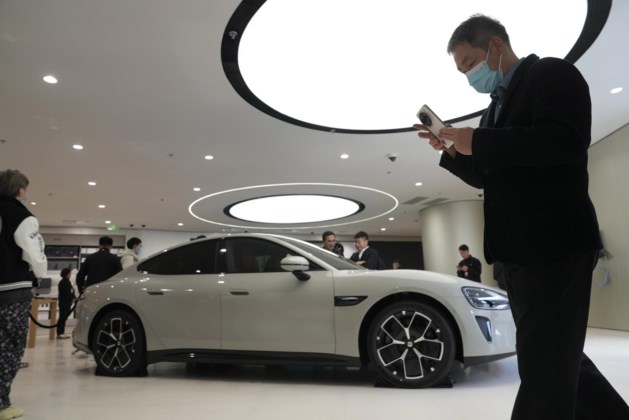 Chinees smartphonebedrijf lanceert elektrische luxewagen voor minder dan 65.000 euro