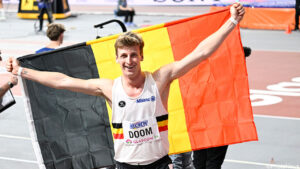 GOUD! Alexander Doom is wereldkampioen op de 400 meter na zenuwslopend duel met fenomeen Warholm