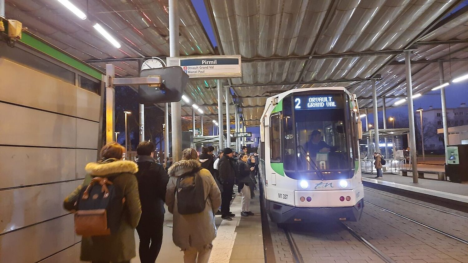 Nantes : grève des conducteurs de bus et tramways après des violences