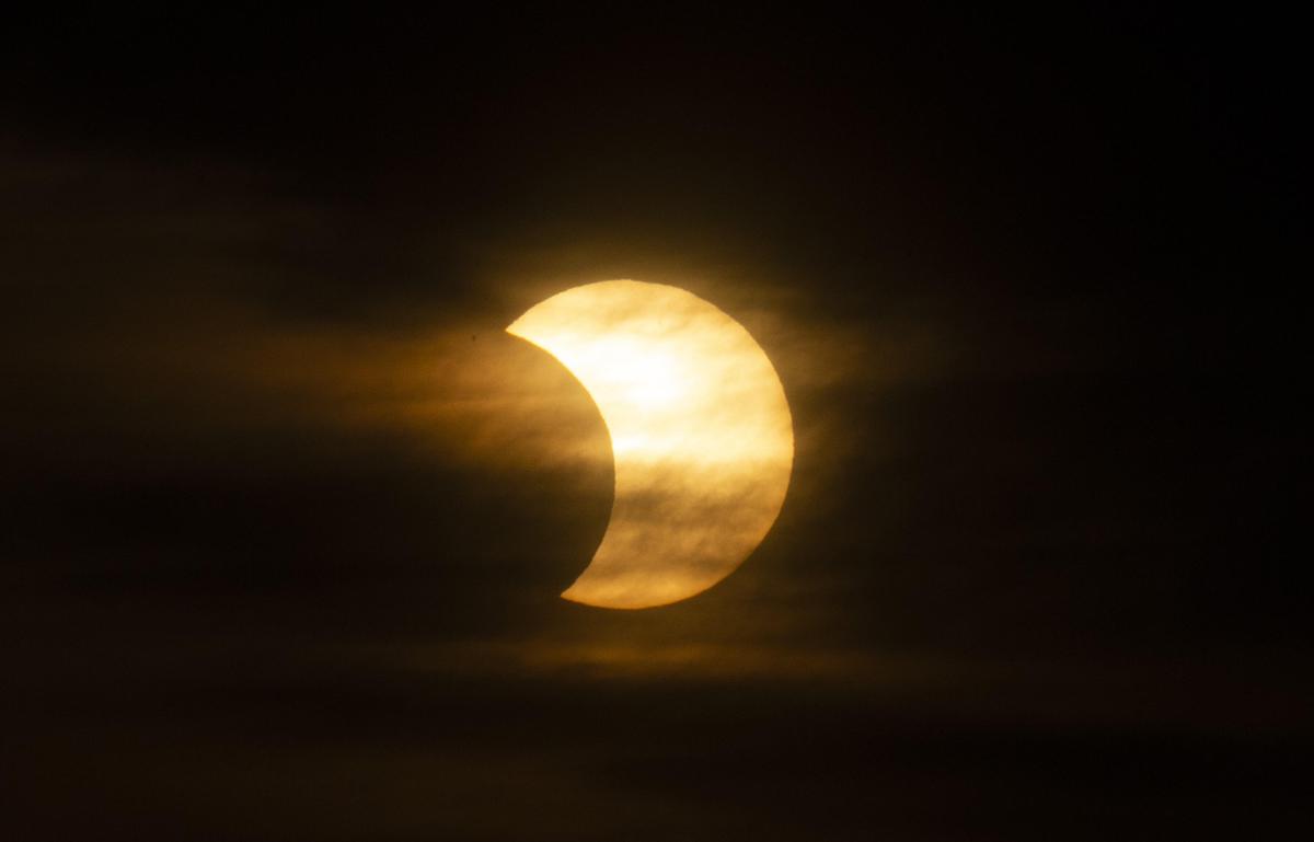 Éclipse solaire du 8 avril : où pourra-t-elle être observée et qu’espèrent en apprendre les scientifiques ?