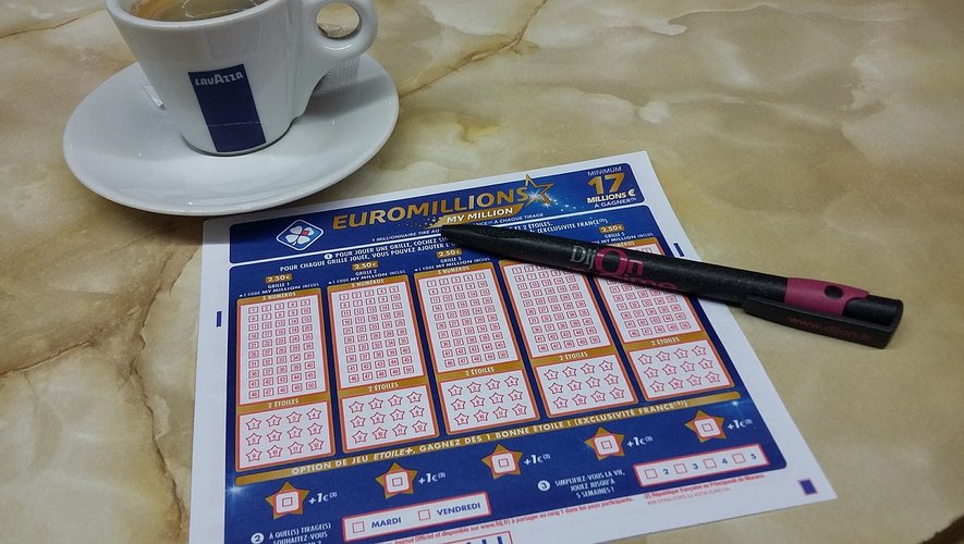 EuroMillions : sa femme voulait jeter le ticket à la poubelle, un joueur gagne un million d’euros avec une grille à 2,50 €