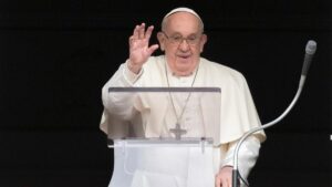 Papst Franziskus spricht in neuem Buch ungewohnt offen über Vorgänger Benedikt - WELT