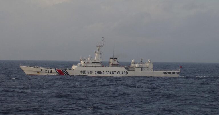 Pékin alerte navire US en Mer de Chine détails surprenants