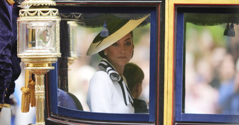 Rayon de soleil le retour de Kate Middleton au RoyaumeUni